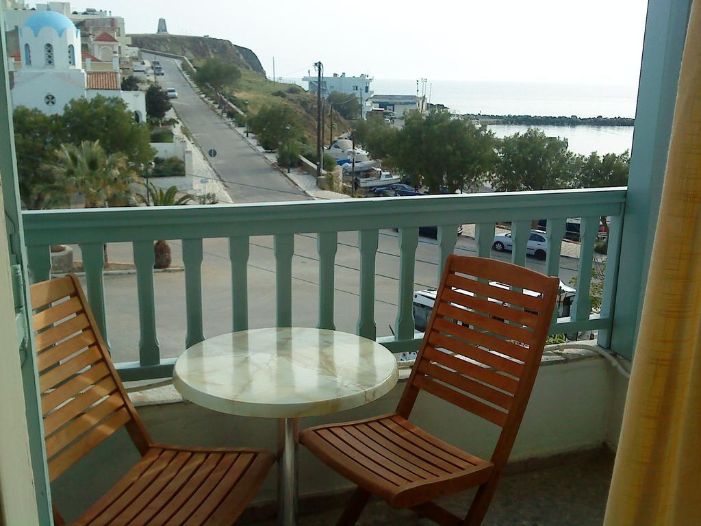 Afroditi Panormos  Rum bild