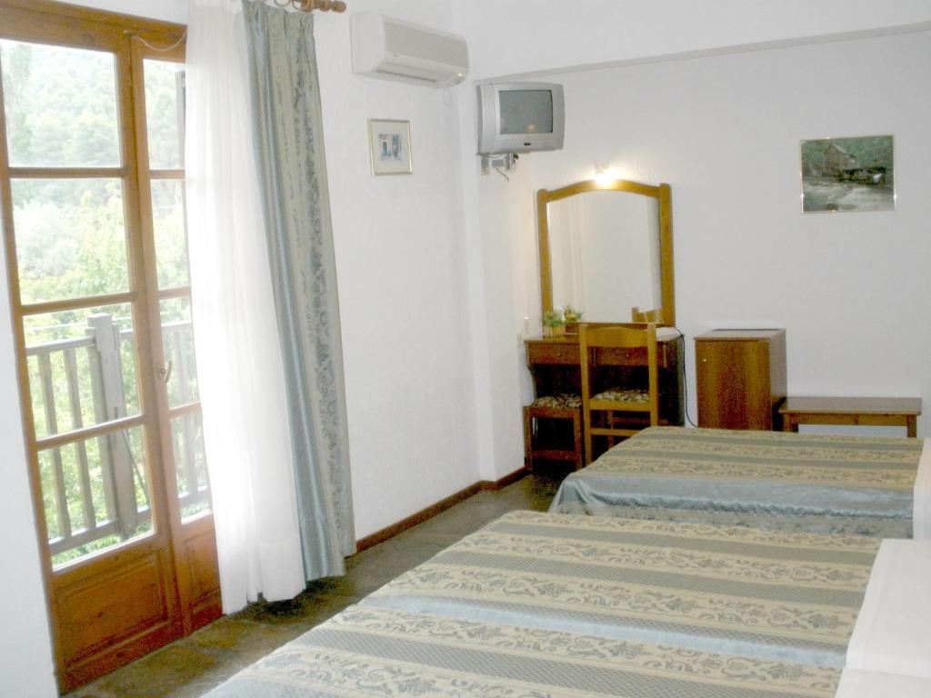 Afroditi Panormos  Rum bild